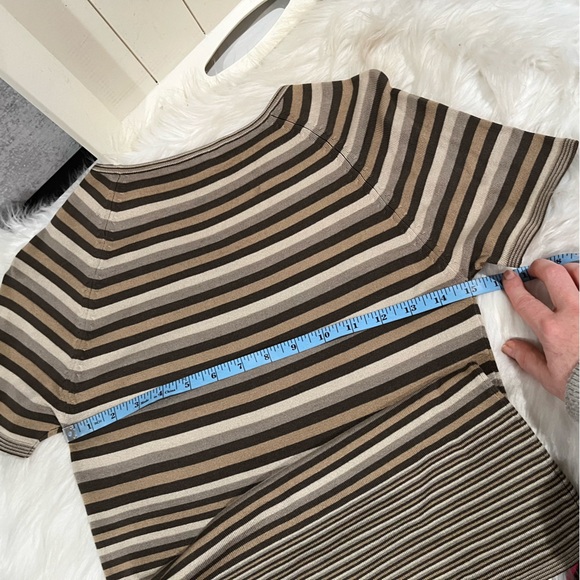 NEW Emanuel Ungaro Silk Striped Neutral Multi Fitted Layering Short Sleeve Top M - Picture 13 of 14